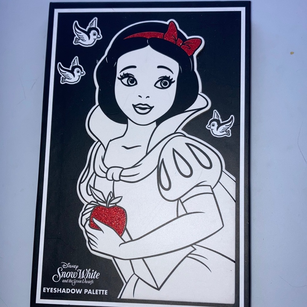 HP🎊Disney Snow White Eyeshadow Palette